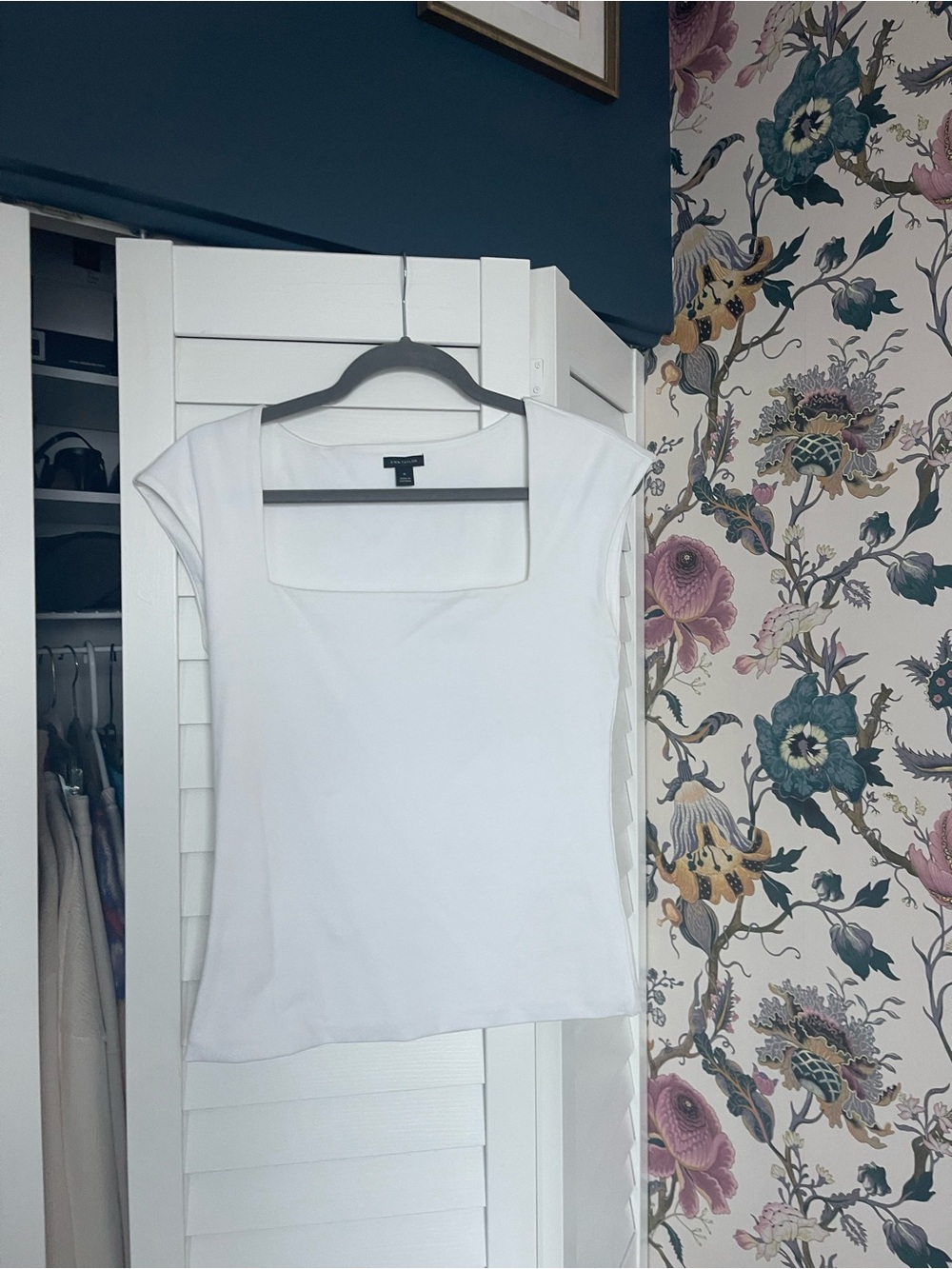 Ann Taylor White Square-Neck Cap Sleeve Tank